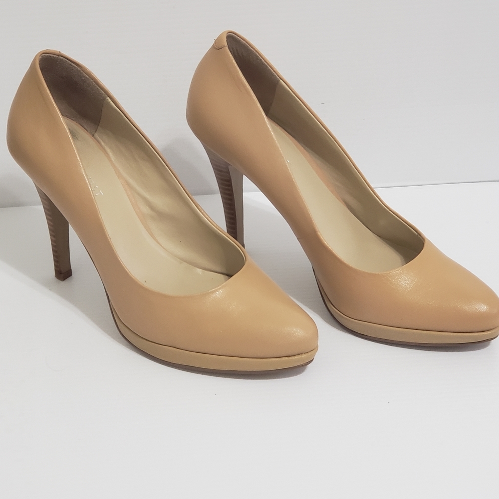Nine West Nude Pump - Size 7